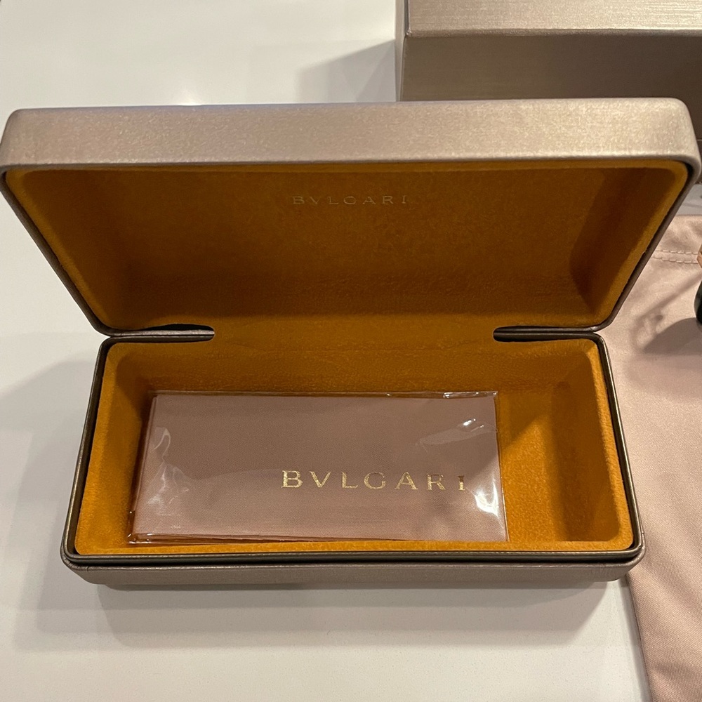 Brand new authentic pair of Bulgari sunglasses. - Picture 8 of 8